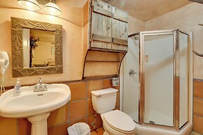 Rural Texas Villa w/ Hot Tub - Horses Welcome!