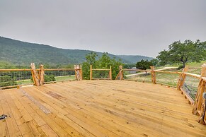 Rural Texas Villa w/ Hot Tub - Horses Welcome!