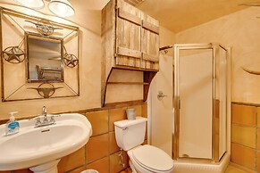 Rural Texas Villa w/ Hot Tub - Horses Welcome!