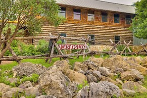 Rural Texas Villa w/ Hot Tub - Horses Welcome!