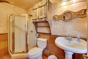 Rural Texas Villa w/ Hot Tub - Horses Welcome!