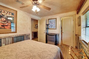 Rural Texas Villa w/ Hot Tub - Horses Welcome!