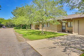 Cozy Meyers Lake Townhome: Near Hall of Fame!