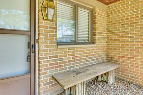 Cozy Meyers Lake Townhome: Near Hall of Fame!