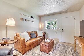 Cozy Meyers Lake Townhome: Near Hall of Fame!