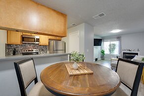 North Highlands Condo ~ 11 Mi to Dtwn Sacramento!