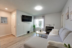 North Highlands Condo ~ 11 Mi to Dtwn Sacramento!