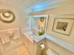 Bay View #2 2 Bedroom Townhouse by RedAwning