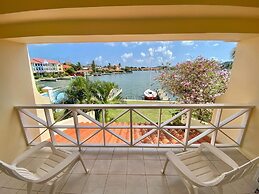 Bay View #2 2 Bedroom Townhouse by RedAwning