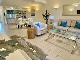 Bay View #2 2 Bedroom Townhouse by RedAwning