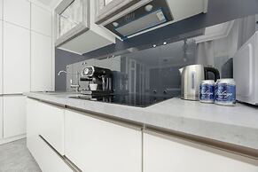Warsaw Apartment by Renters Prestige