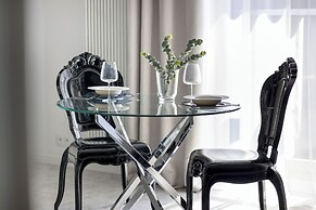 Warsaw Apartment by Renters Prestige
