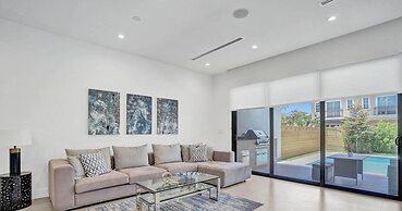 Chic 3BR w/ Pool Near Las Olas Blvd & Beach