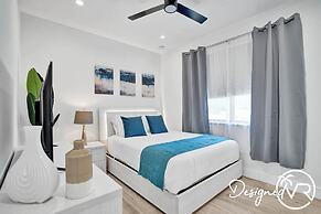 Chic 3BR w/ Pool Near Las Olas Blvd & Beach