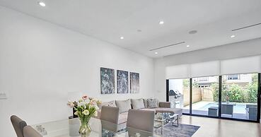 Chic 3BR w/ Pool Near Las Olas Blvd & Beach
