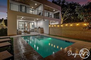 Chic 3BR w/ Pool Near Las Olas Blvd & Beach