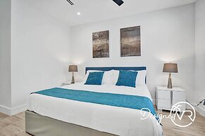 Chic 3BR w/ Pool Near Las Olas Blvd & Beach