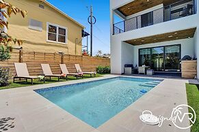 Chic 3BR w/ Pool Near Las Olas Blvd & Beach