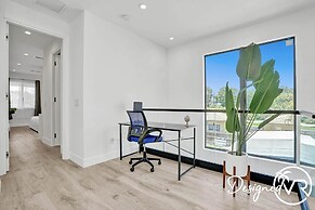 Chic 3BR w/ Pool Near Las Olas Blvd & Beach