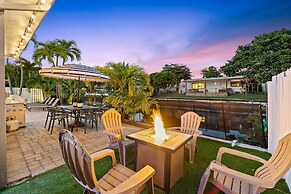 Peaceful 5BR -waterway Views & Private Heated Pool