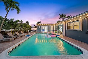 Peaceful 5BR -waterway Views & Private Heated Pool