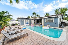 Peaceful 5BR -waterway Views & Private Heated Pool