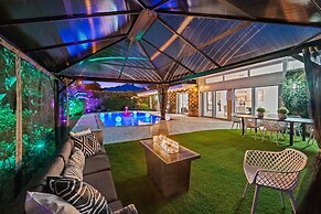 4BR Intracoastal Retreat With Pool, Games & More!