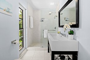 4BR Intracoastal Retreat With Pool, Games & More!