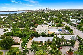 4BR Intracoastal Retreat With Pool, Games & More!