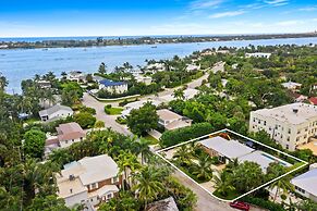 4BR Intracoastal Retreat With Pool, Games & More!