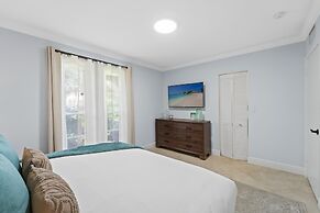 4BR Intracoastal Retreat With Pool, Games & More!