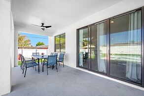 Luxury Modern Villa w/ Pool, Jacuzzi & Amenities!