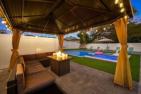 Luxury Modern Villa w/ Pool, Jacuzzi & Amenities!