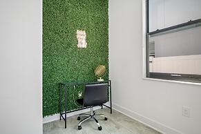 Luxury Modern Villa w/ Pool, Jacuzzi & Amenities!