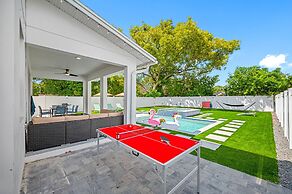New-6br Discovilla- Sleeps16 Heated Pool & More