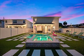 New-6br Discovilla- Sleeps16 Heated Pool & More
