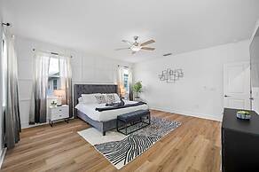 New-6br Discovilla- Sleeps16 Heated Pool & More