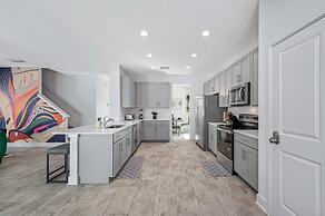 New-6br Discovilla- Sleeps16 Heated Pool & More