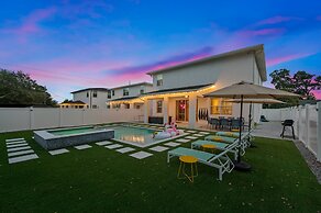 New-6br Discovilla- Sleeps16 Heated Pool & More