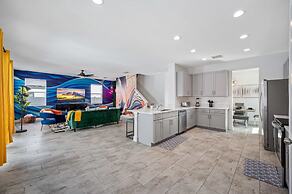 New-6br Discovilla- Sleeps16 Heated Pool & More