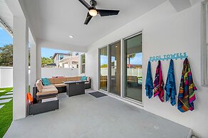 New-6br Discovilla- Sleeps16 Heated Pool & More