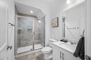 New-6br Discovilla- Sleeps16 Heated Pool & More