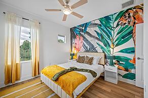 New-6br Discovilla- Sleeps16 Heated Pool & More