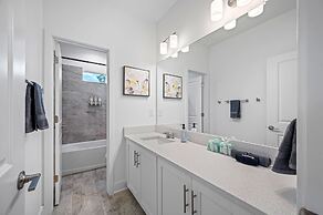 New-6br Discovilla- Sleeps16 Heated Pool & More