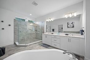 New-6br Discovilla- Sleeps16 Heated Pool & More