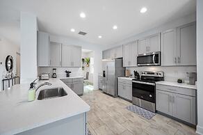 New-6br Discovilla- Sleeps16 Heated Pool & More