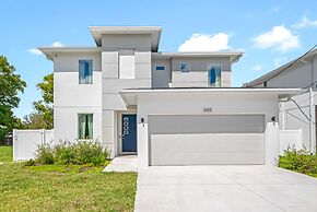 New-6br Discovilla- Sleeps16 Heated Pool & More