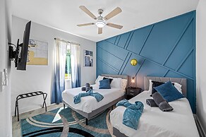 New-6br Discovilla- Sleeps16 Heated Pool & More