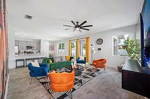 New-6br Discovilla- Sleeps16 Heated Pool & More