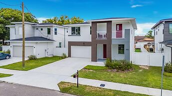 Luxury Home w Heated Pool, Gym, Playground & More!